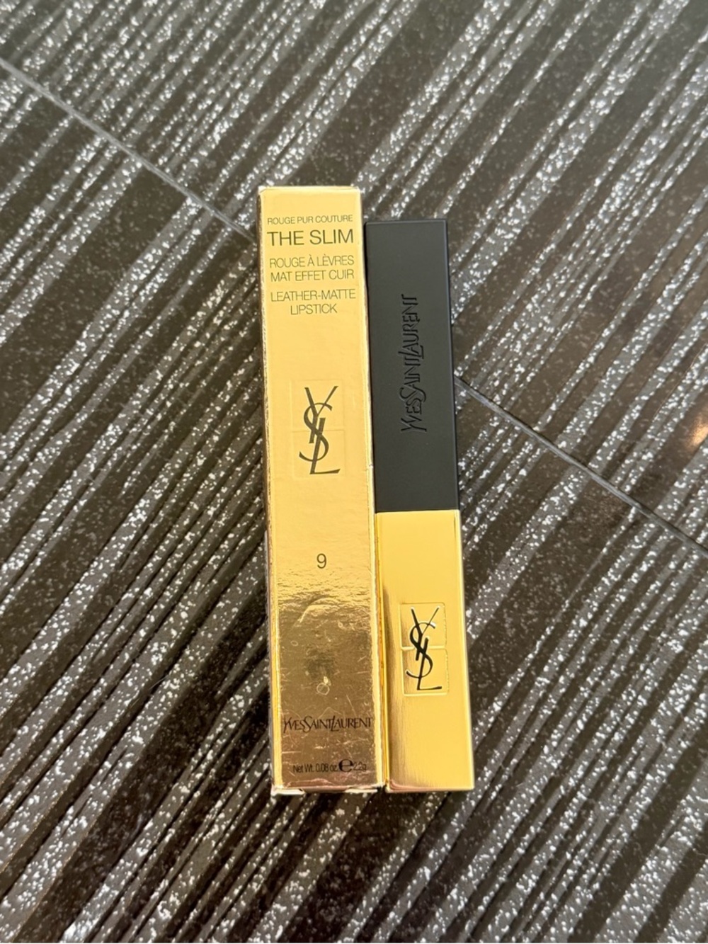 Yves Saint Laurent The Slim Matte Lipstick #9 Red Enigma